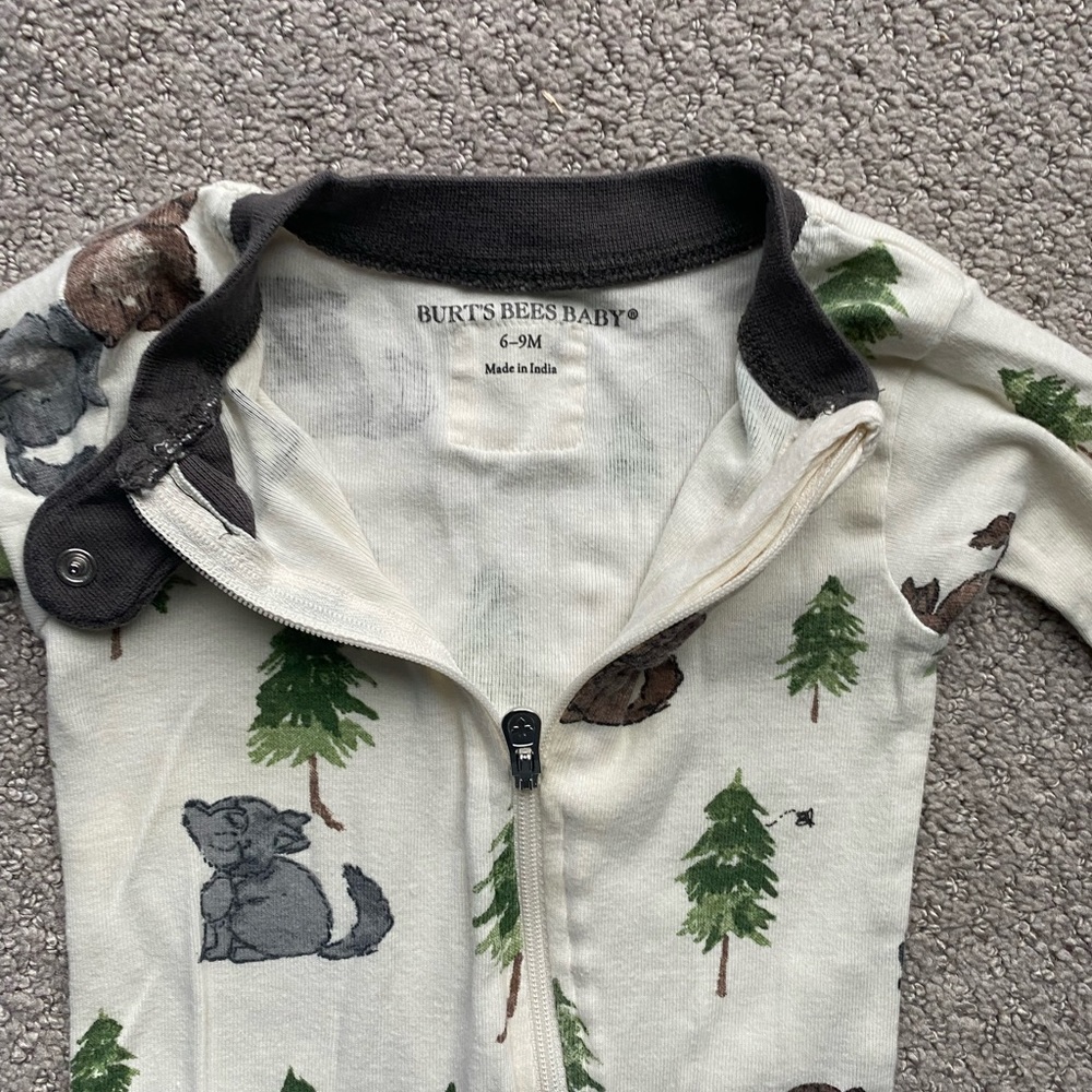 Burt’s Bees Organic Cotton Footed Sleep and Play - Snug Fit - size 6-9 month